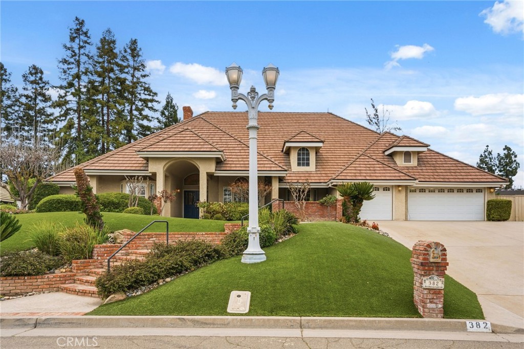 382 E Walnut Hill Ave