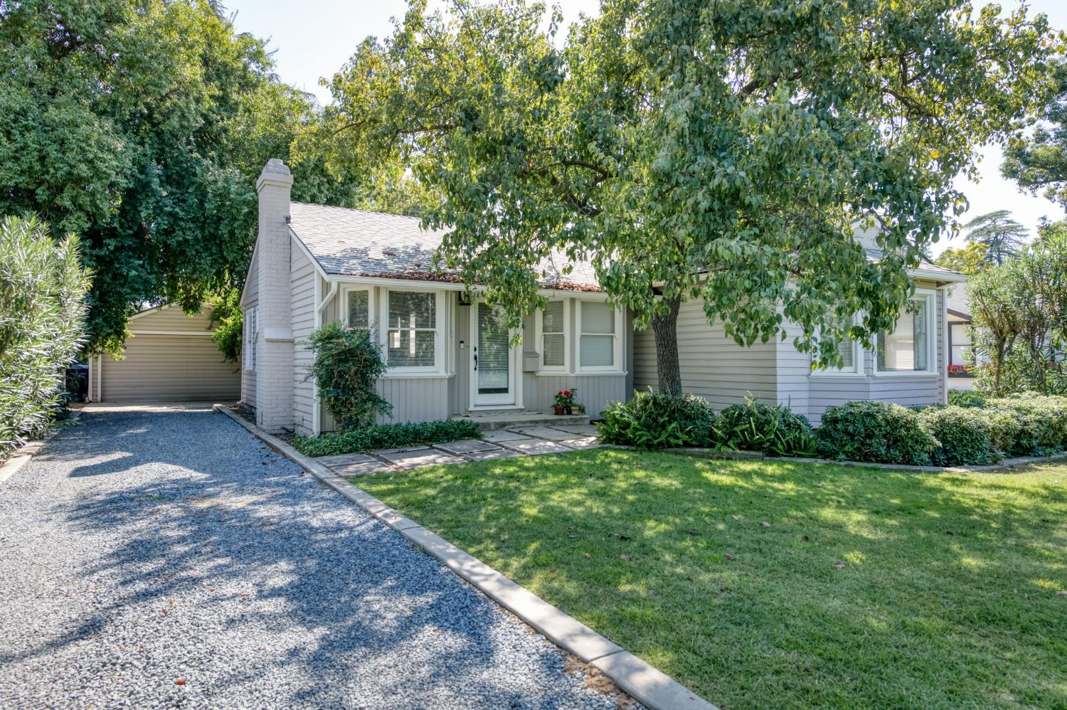 822 E Dayton Ave