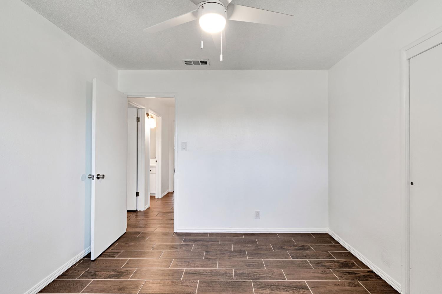 1215 E San Ramon Ave, Fresno, CA 93710