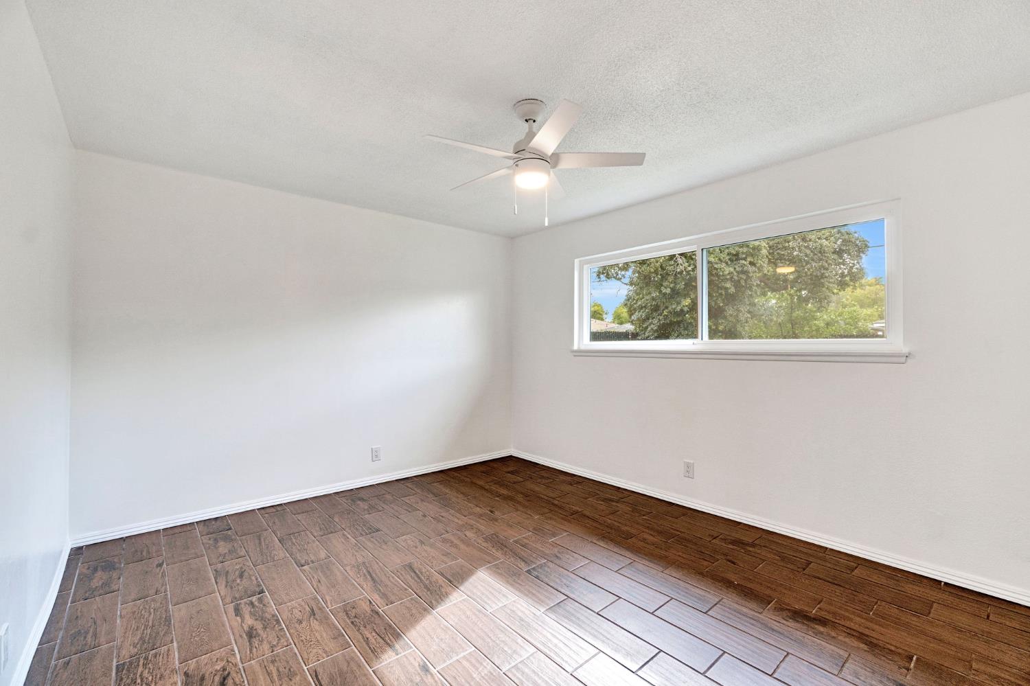 1215 E San Ramon Ave, Fresno, CA 93710