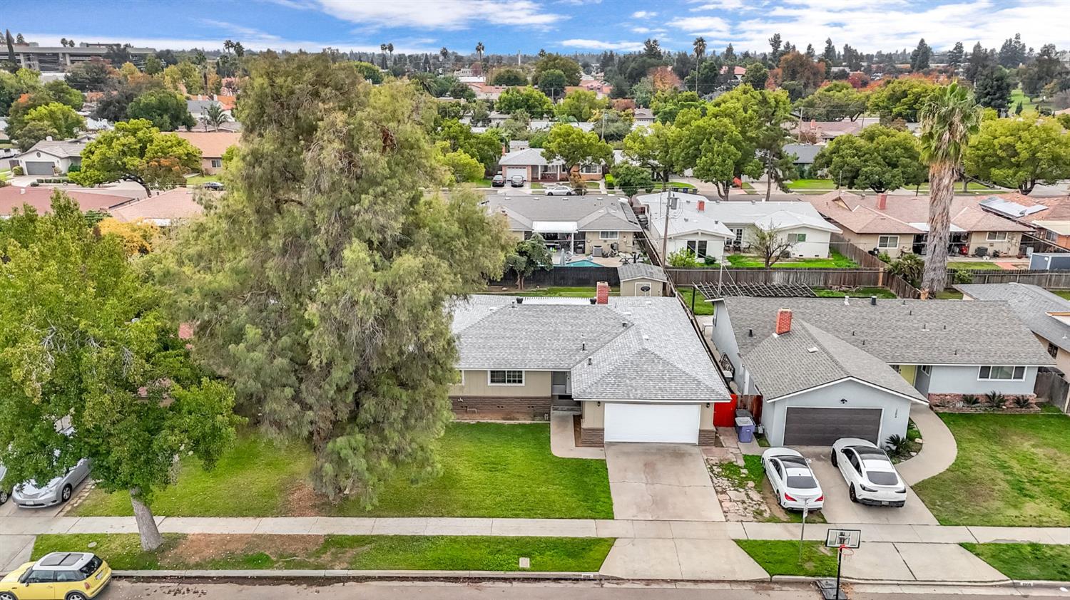 1215 E San Ramon Ave, Fresno, CA 93710