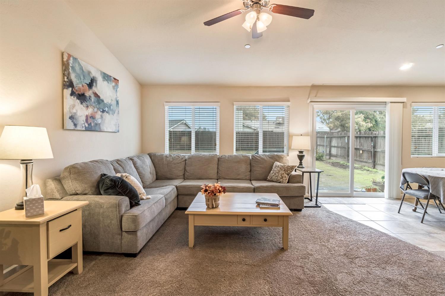 2566 N Antioch Ave, Fresno, CA 93722