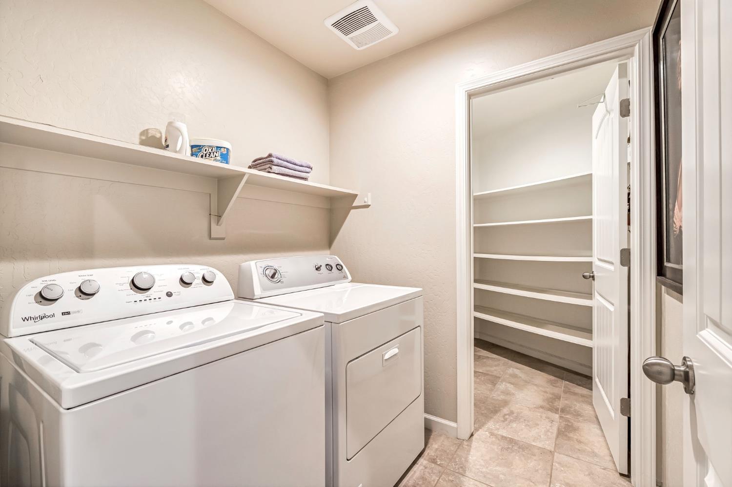 2566 N Antioch Ave, Fresno, CA 93722