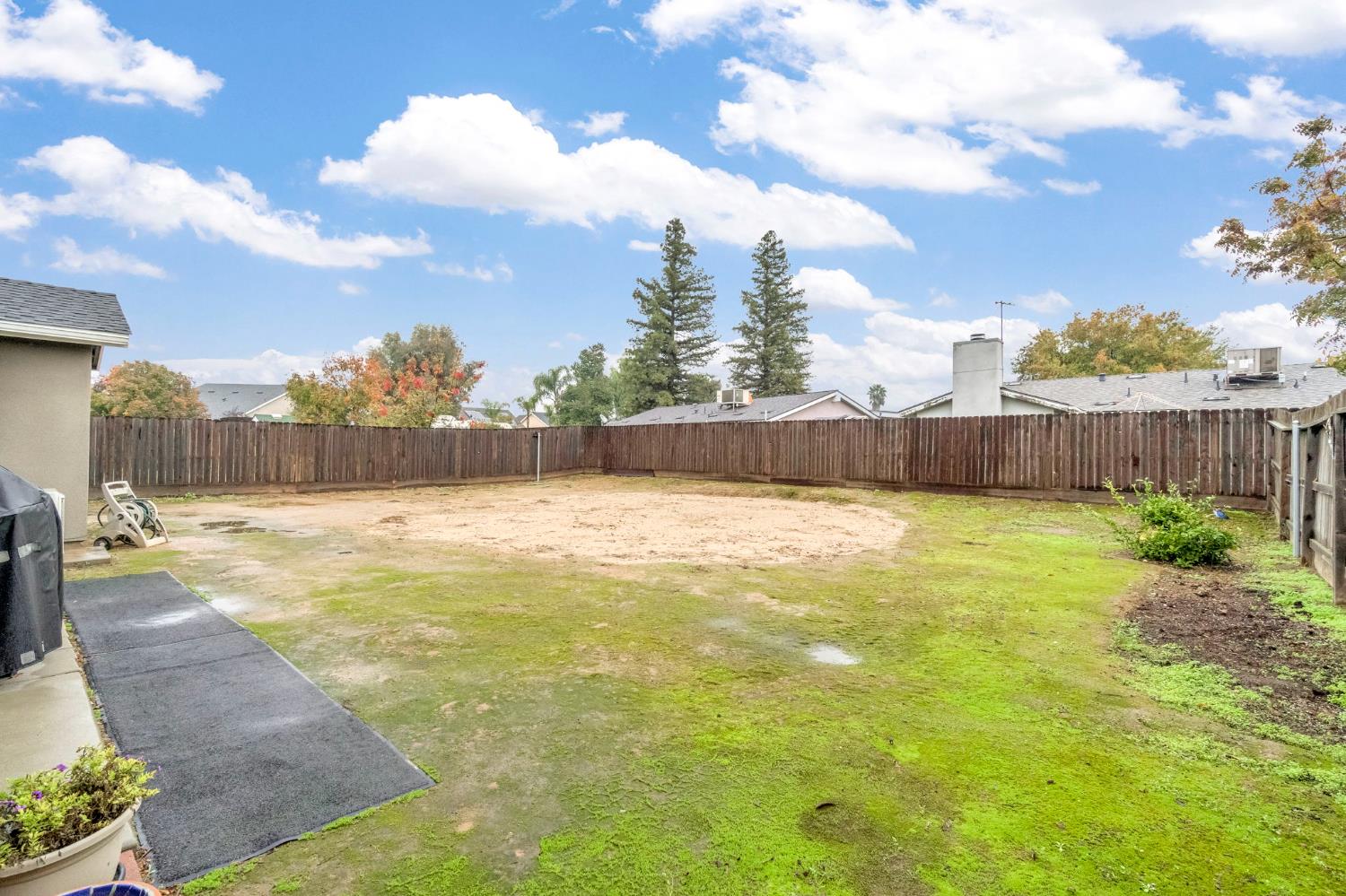 2566 N Antioch Ave, Fresno, CA 93722