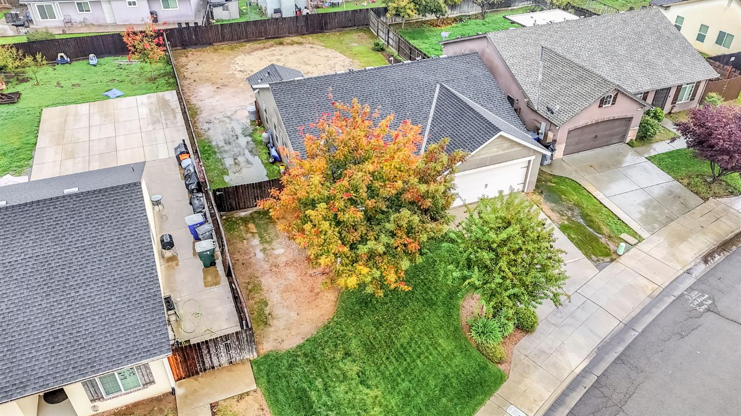 2566 N Antioch Ave, Fresno, CA 93722