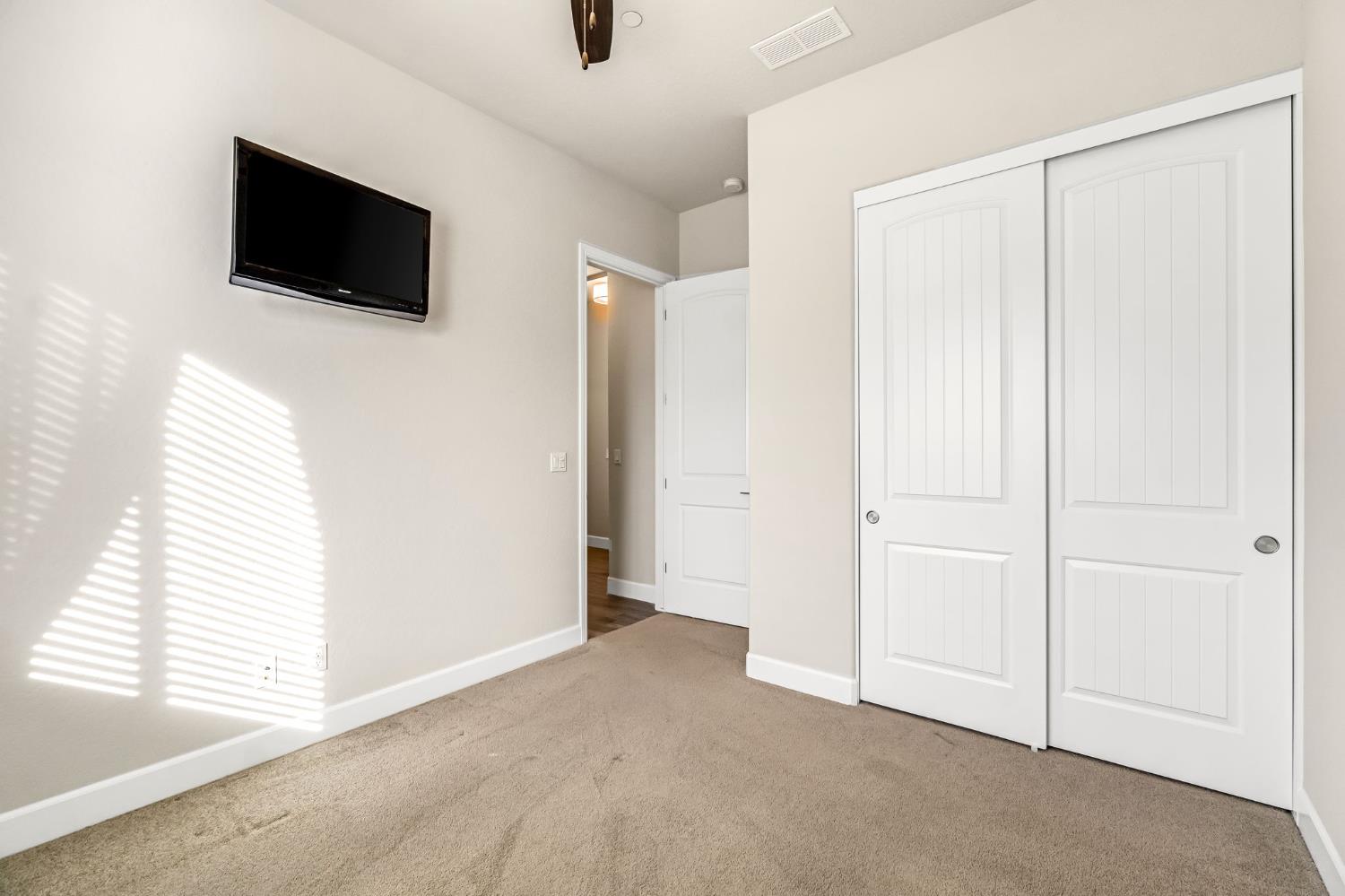 19719 Desert Willow Ln, Friant, CA 93626