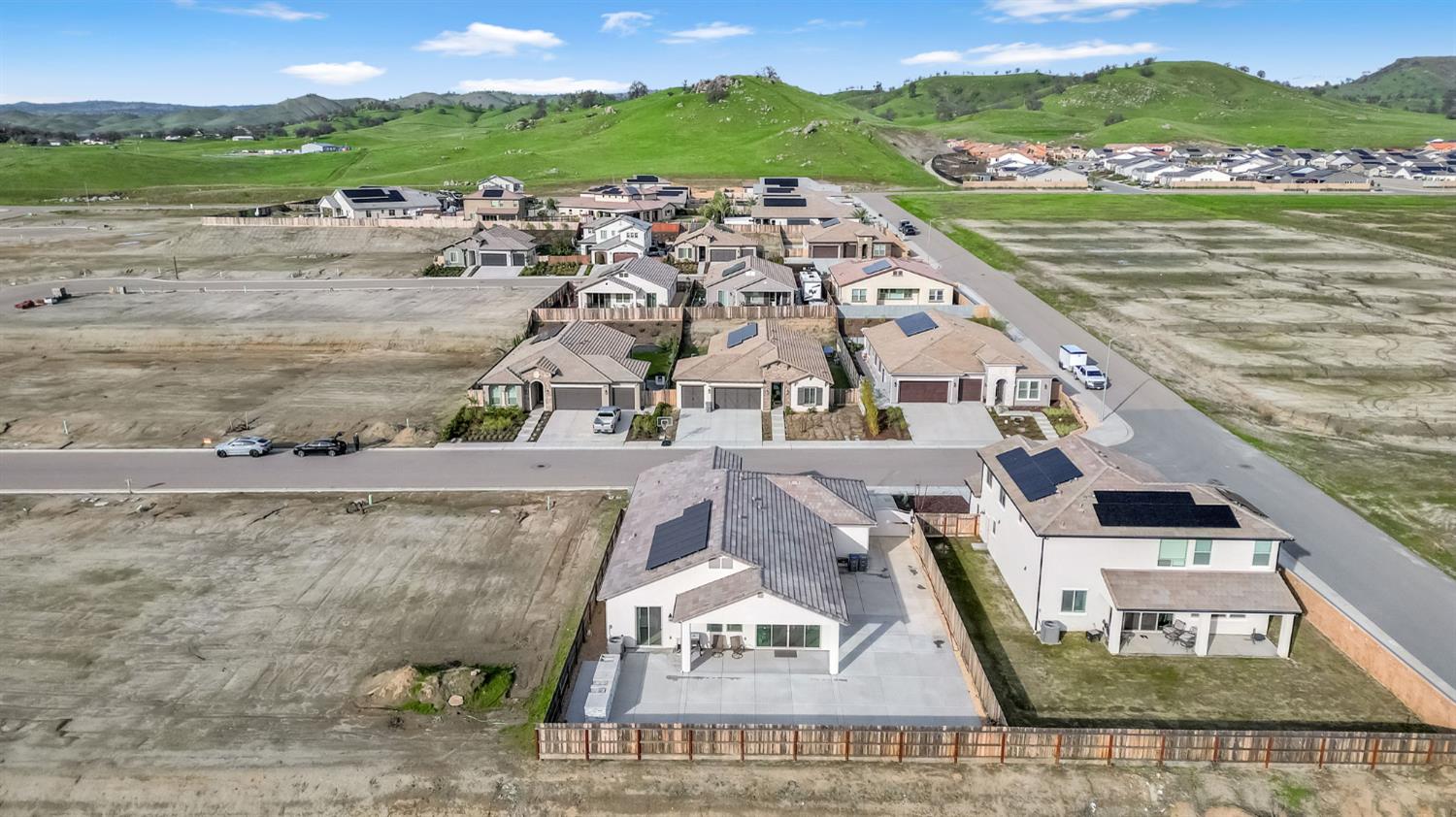 19719 Desert Willow Ln, Friant, CA 93626