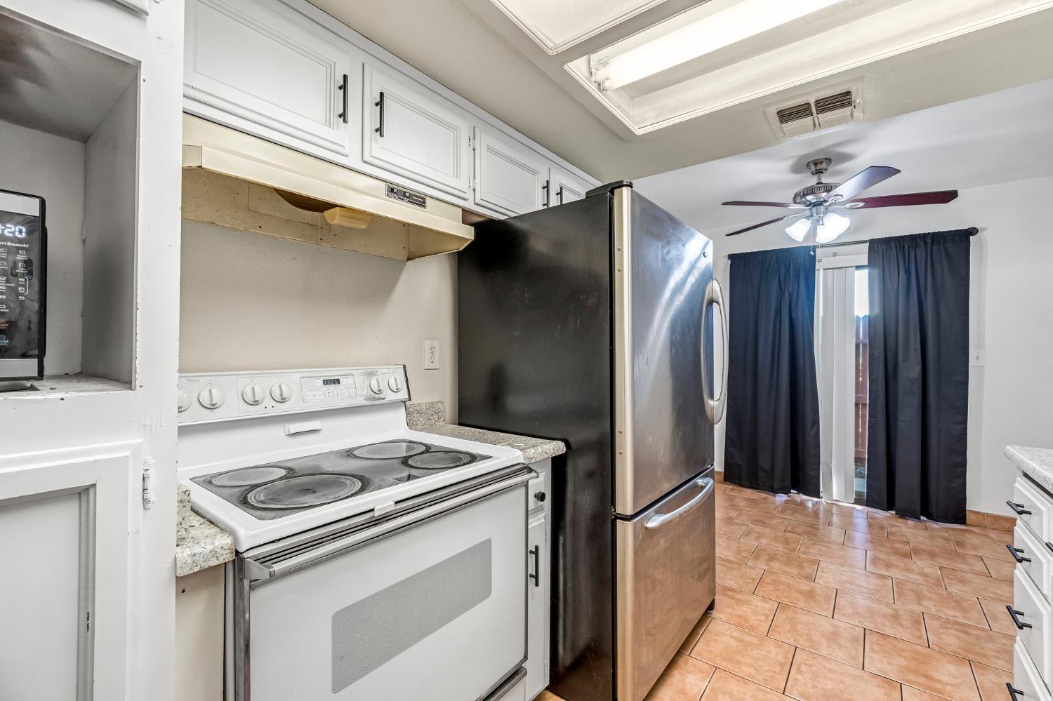 5965 E Shields Ave #180, Fresno, CA 93727