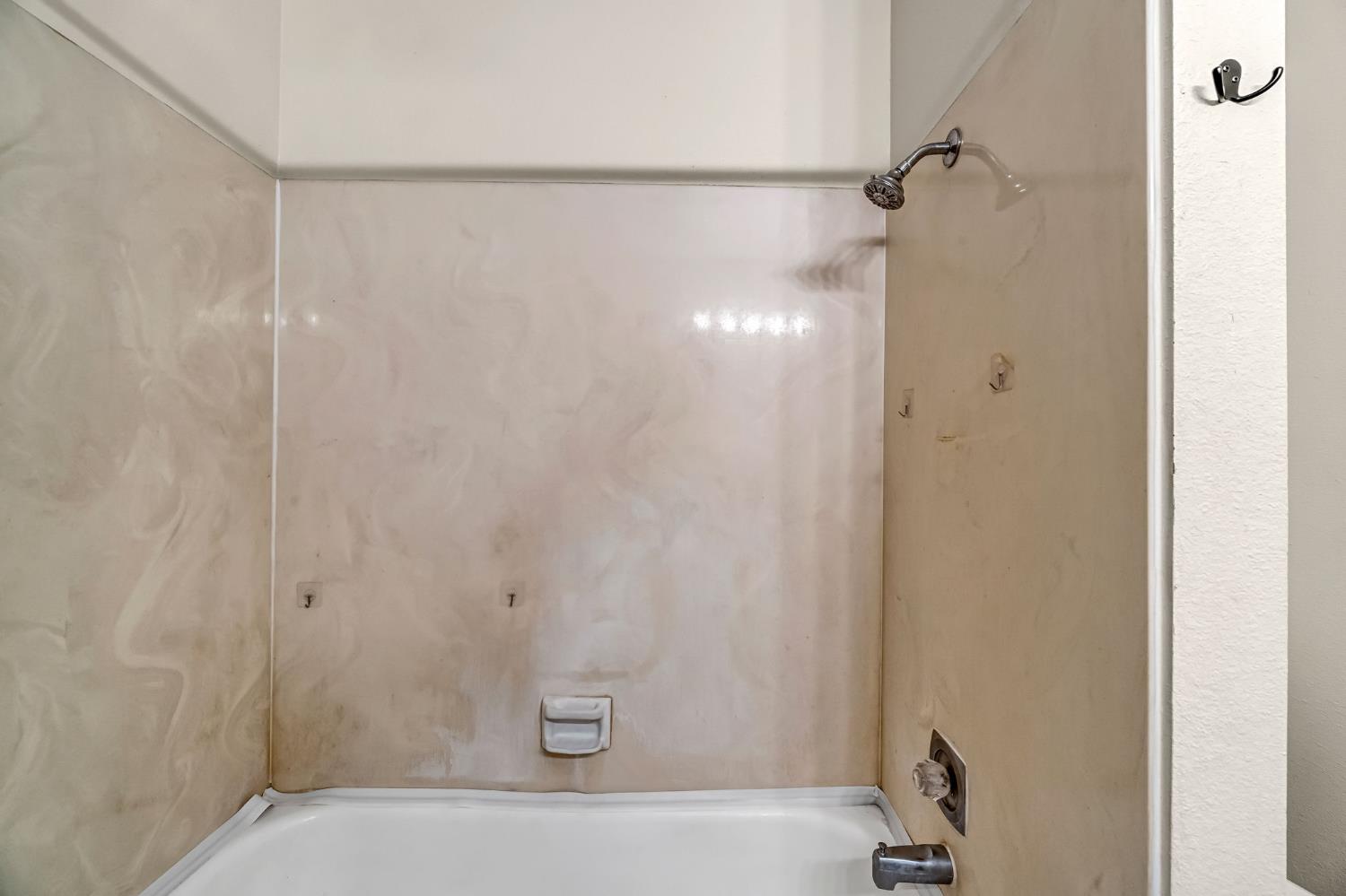 5965 E Shields Ave #180, Fresno, CA 93727