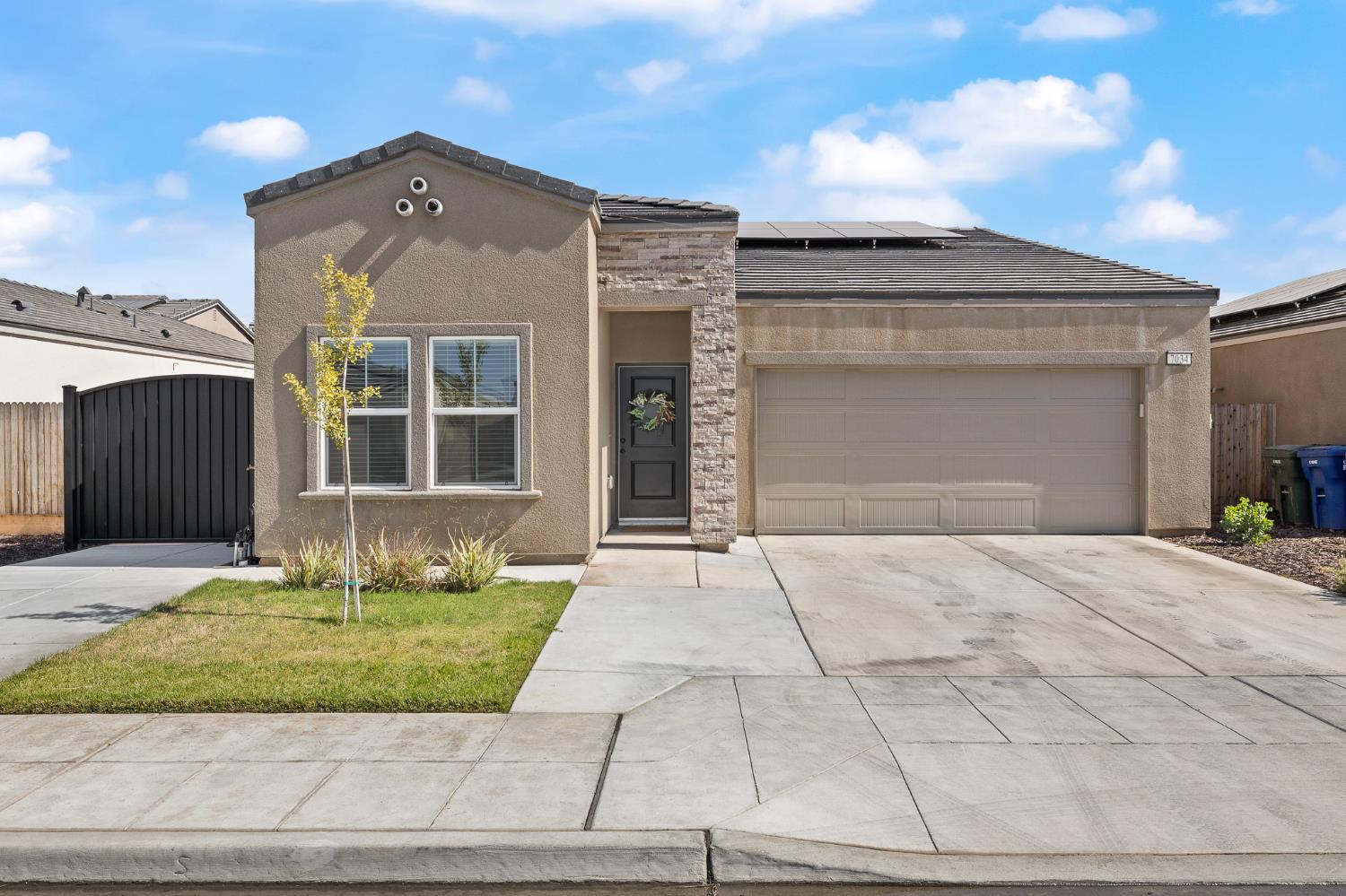 7034 W Willis Ave